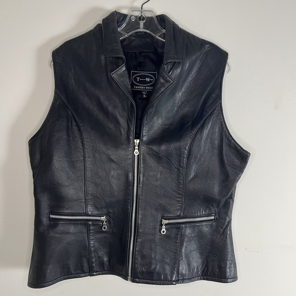 Tannery West woman’s Genuine Leather ZIP Front Vest Size XL fits like a Large